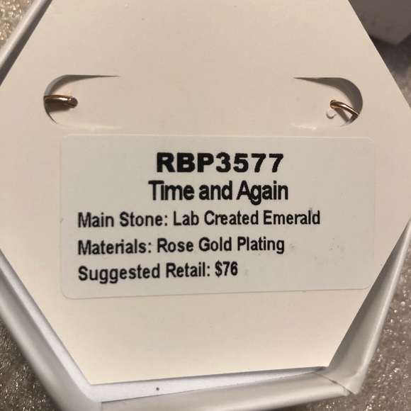 Earrings - Picture 3 of 6